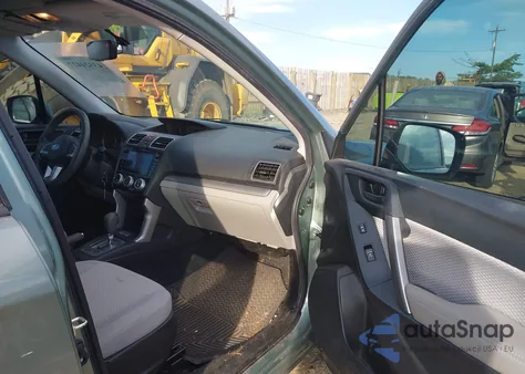 2018 Subaru Forester 2.5I Premium z USA, uszkodzony, nr VIN JF2SJADC7JH511323